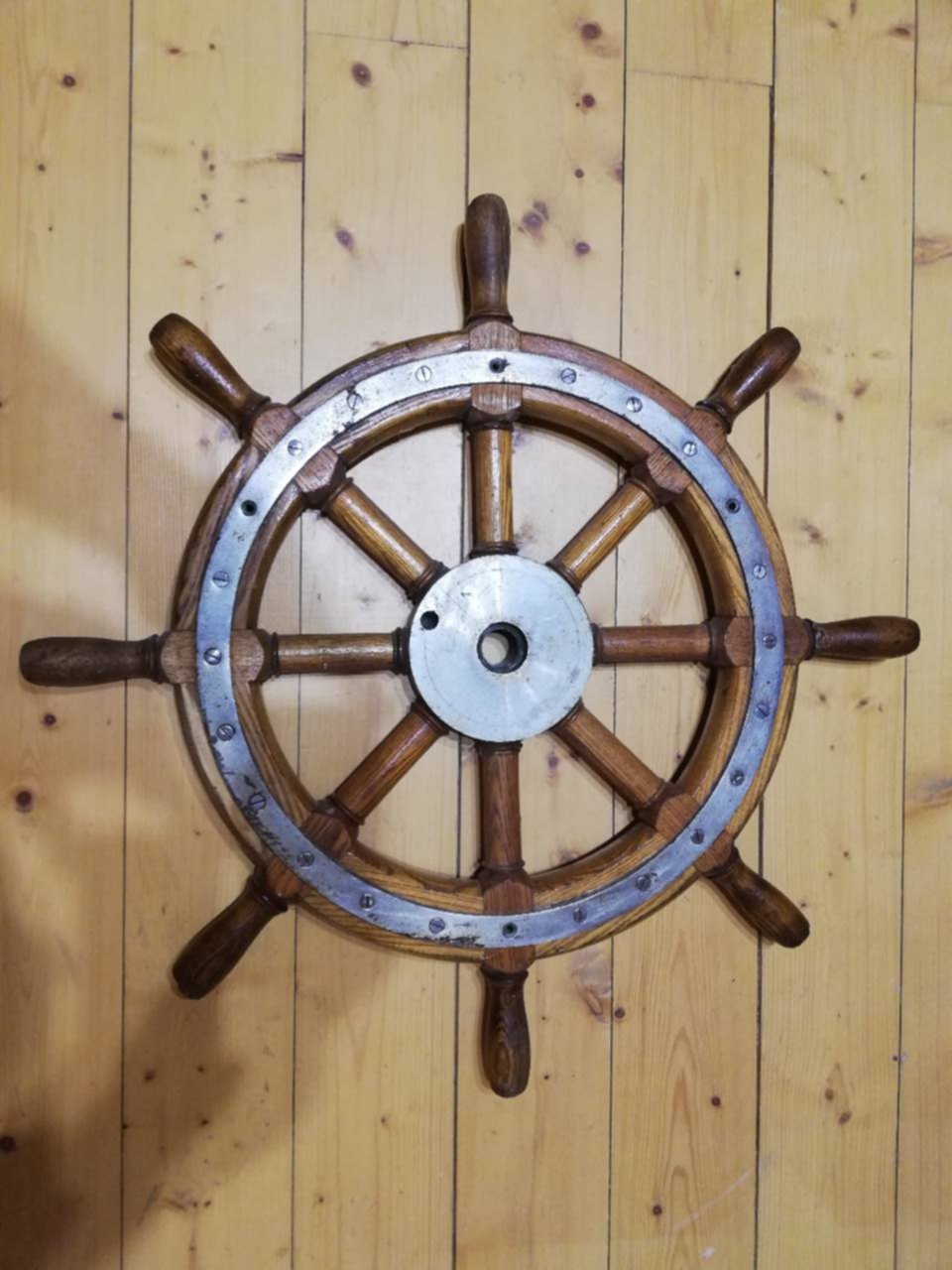 Штурвал 6р80. Штурвал красноярск. Штурвал дерево. Корабельный руль. Штурвал dd-hw-3a.