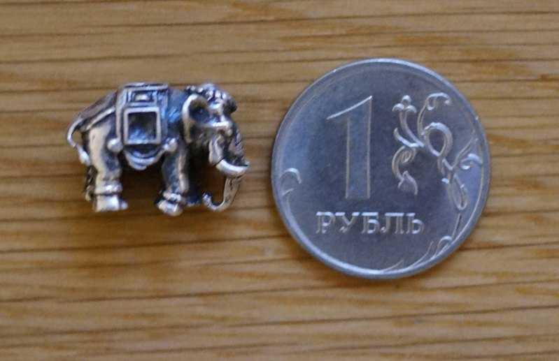 Ооо руб 11. Монета черное серебро слон. Квадратная монета черное серебро слон.