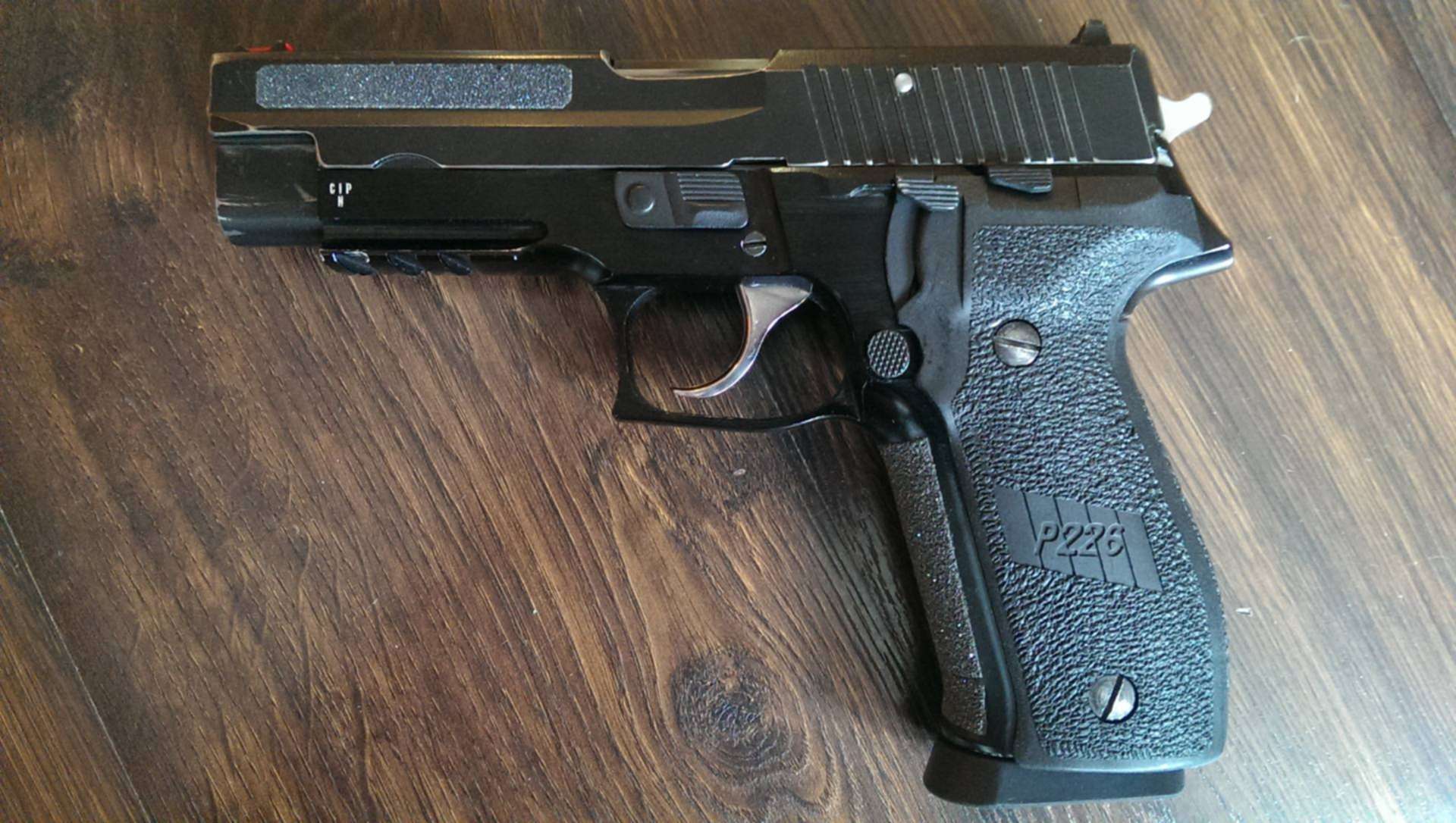 Sig sauer техкрим. P226 Техкрим. Зиг Зауэр р226. Sig Sauer p226 травмат. Рукоятка на зиг Зауэр 226.