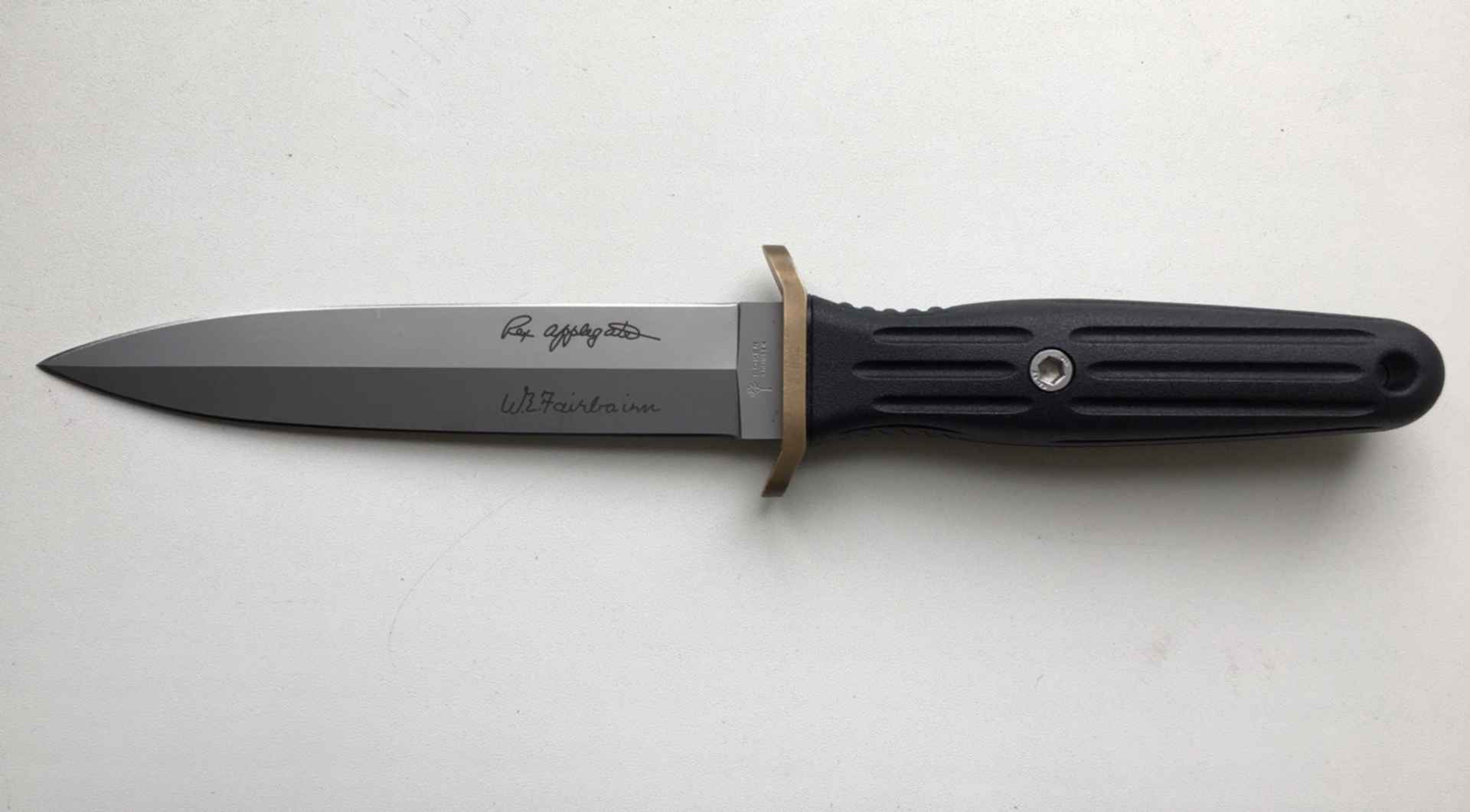 Эпплгейт фэрбэрн комбат ii. Кинжал Boker Applegate-Fairbairn Combat. Кинжал Boker Applegate-Fairbairn Combat II. Applegate Fairbairn Combat 2. Кинжал Boker Applegate-Fairbairn Combat II 120543af.