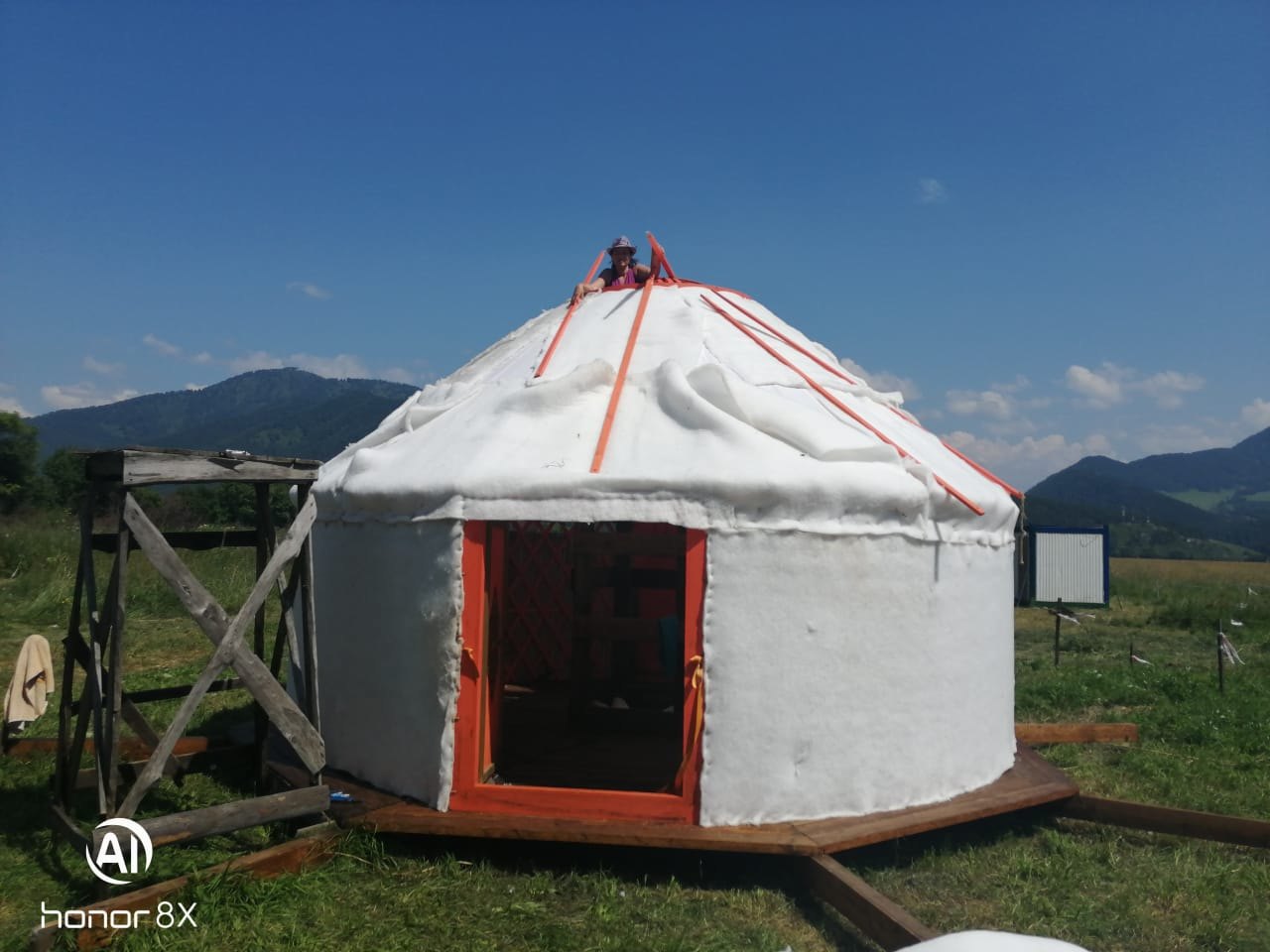 Интерьер юрты в современном стиле. Национальное алтайское жилище - аил. Юрта – жилище кочевых народов. Тыдтуярык горный алтай. Юрта кош-агач.