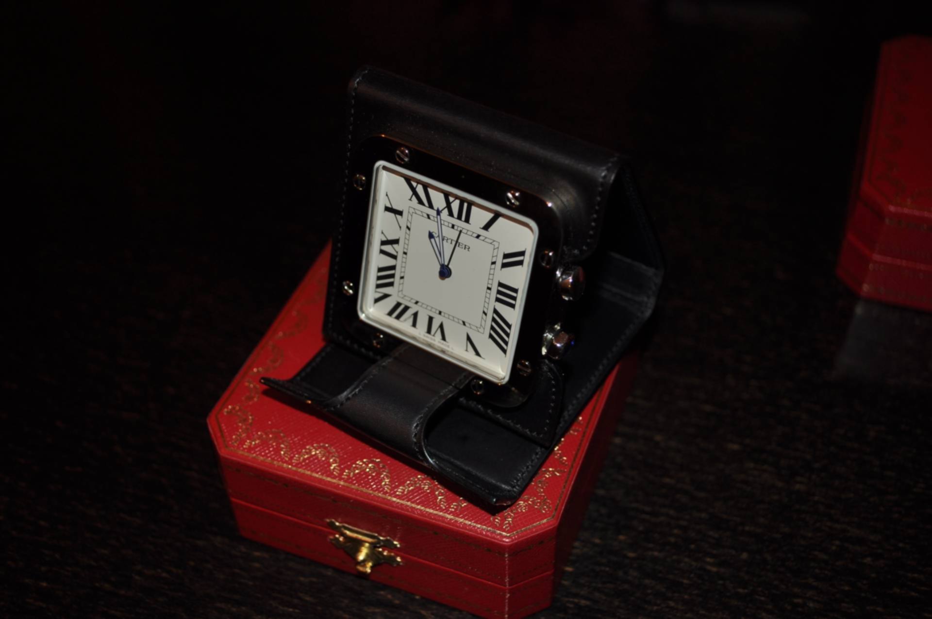 Часы бывшего авито. Настольные часы cartier. настольные часы картье. franck muller king conquistador.