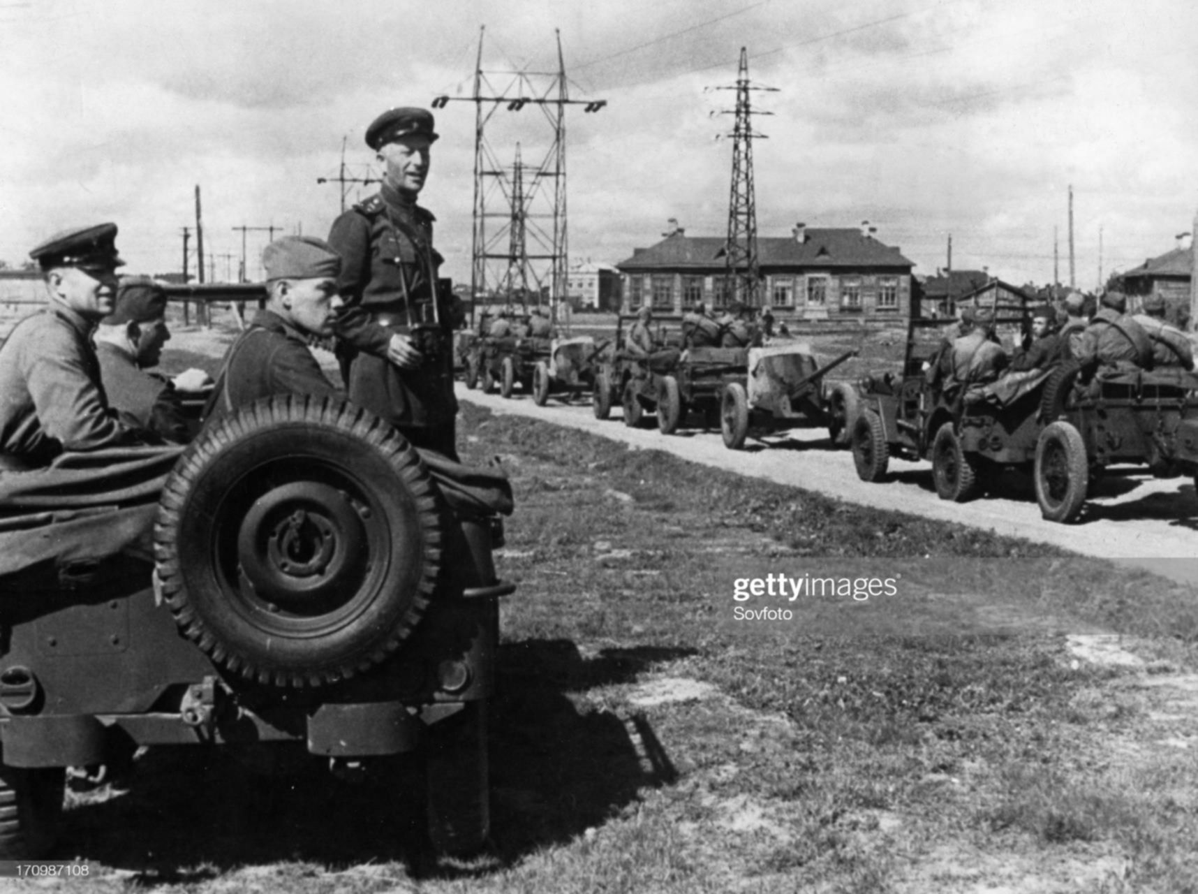 Какого военного времени. Willys MB ленд-Лиз. Ленд Лиз Великая Отечественная война 1941-1945. Виллис ленд-Лиз в СССР. Виллис с противотанковой пушкой 1943.