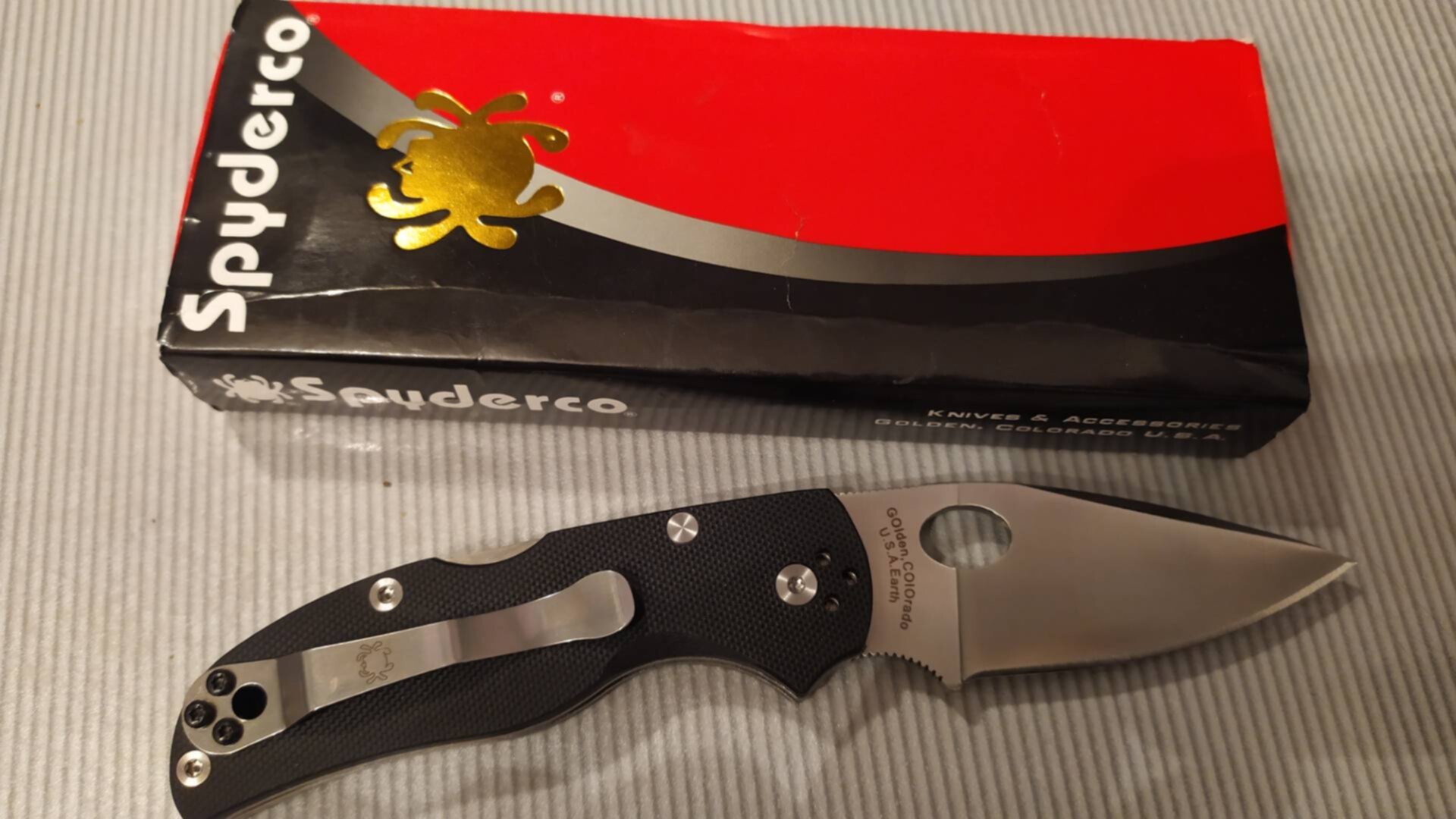 Реплики ножей спайдерко. Китайский нож копия Buck. Spyderco native с рисунком на клинке. Native нож.