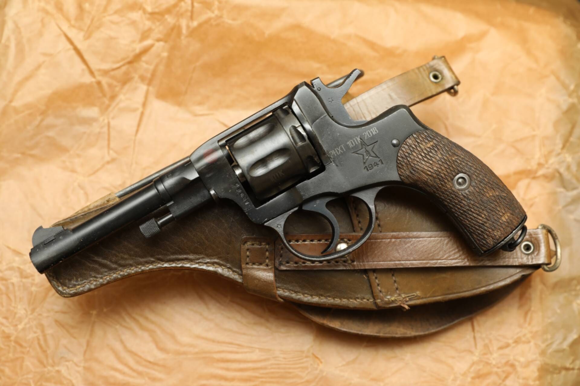 Лучшие охолощенные пистолеты. Револьвер Нагана 1941. Кобура Наган 1941. Наган револьвер охолощенный. Кобура Наган 1941 года.