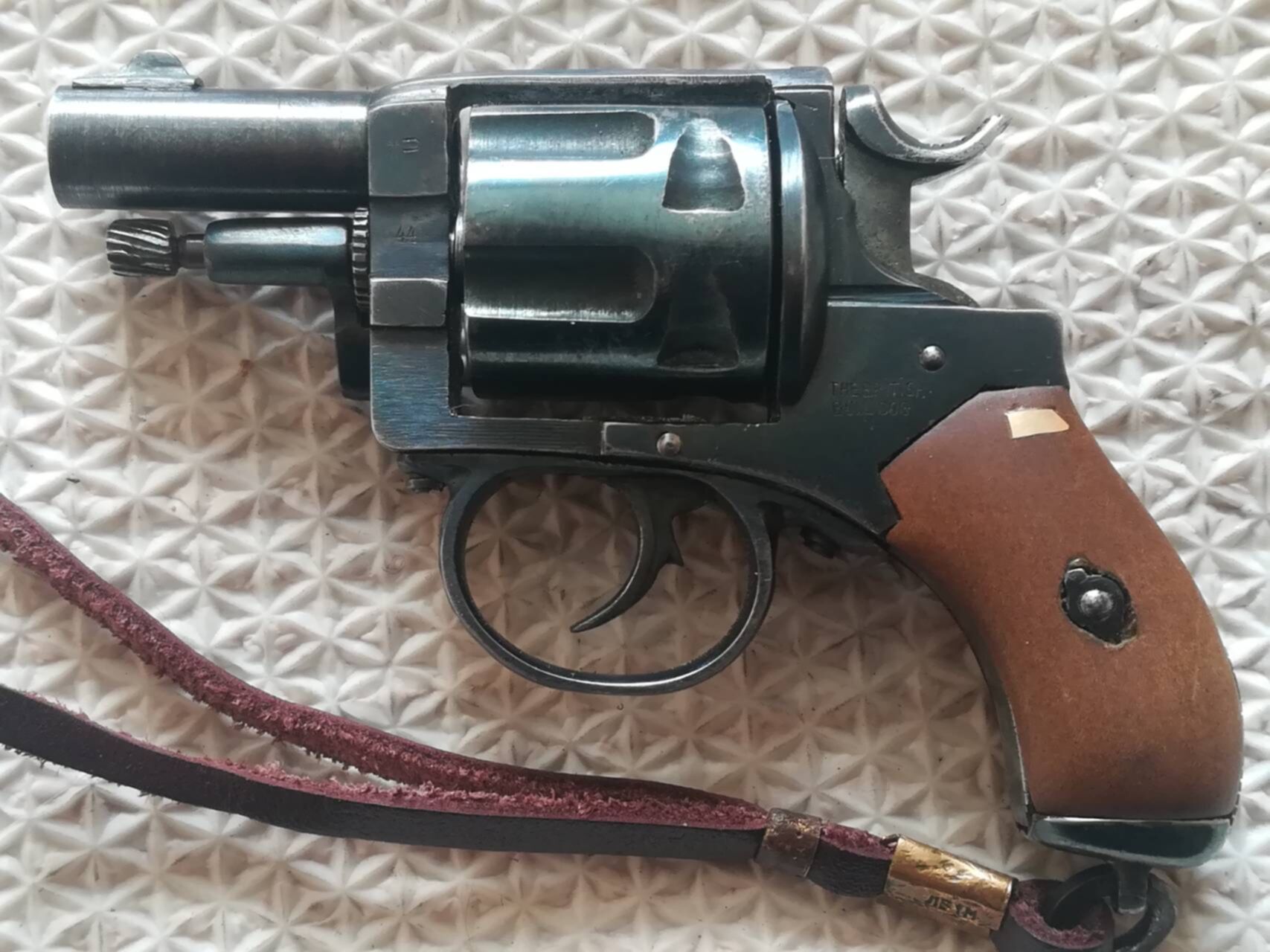 Веблей 2. Charter arms pitbull 40 sw. Револьвер бульдог бельгия 1891. Бульдог сигнальный. 38 special.