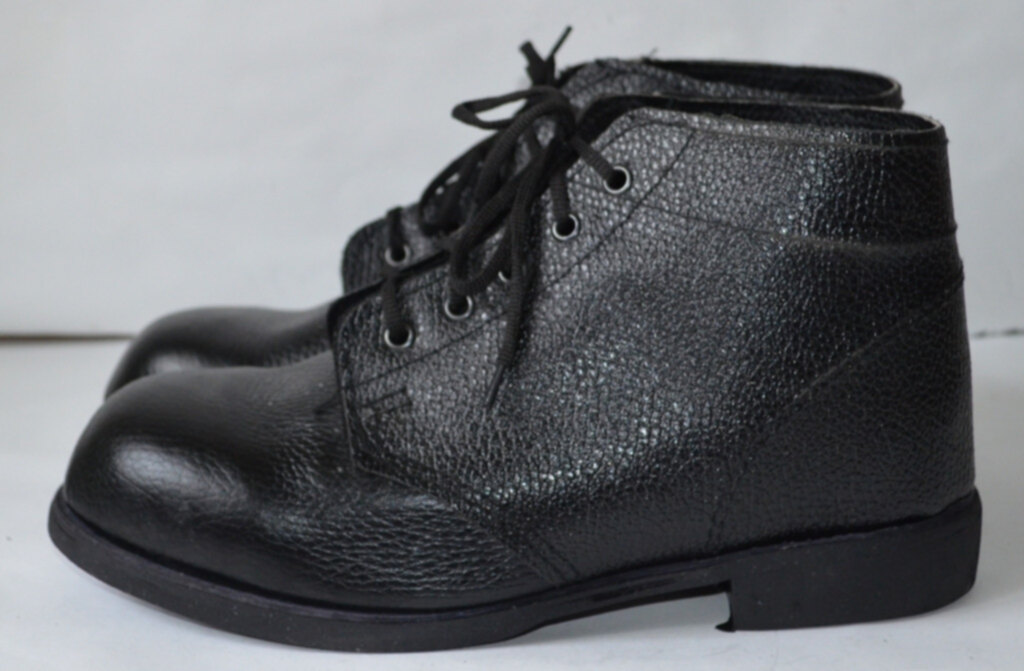 Кирзовые башмаки. Ботинки кирзовые рабочие. Сапоги кирзовые гвоздевые. Ботинки юфть кирза. Кирзовые полуботинки.