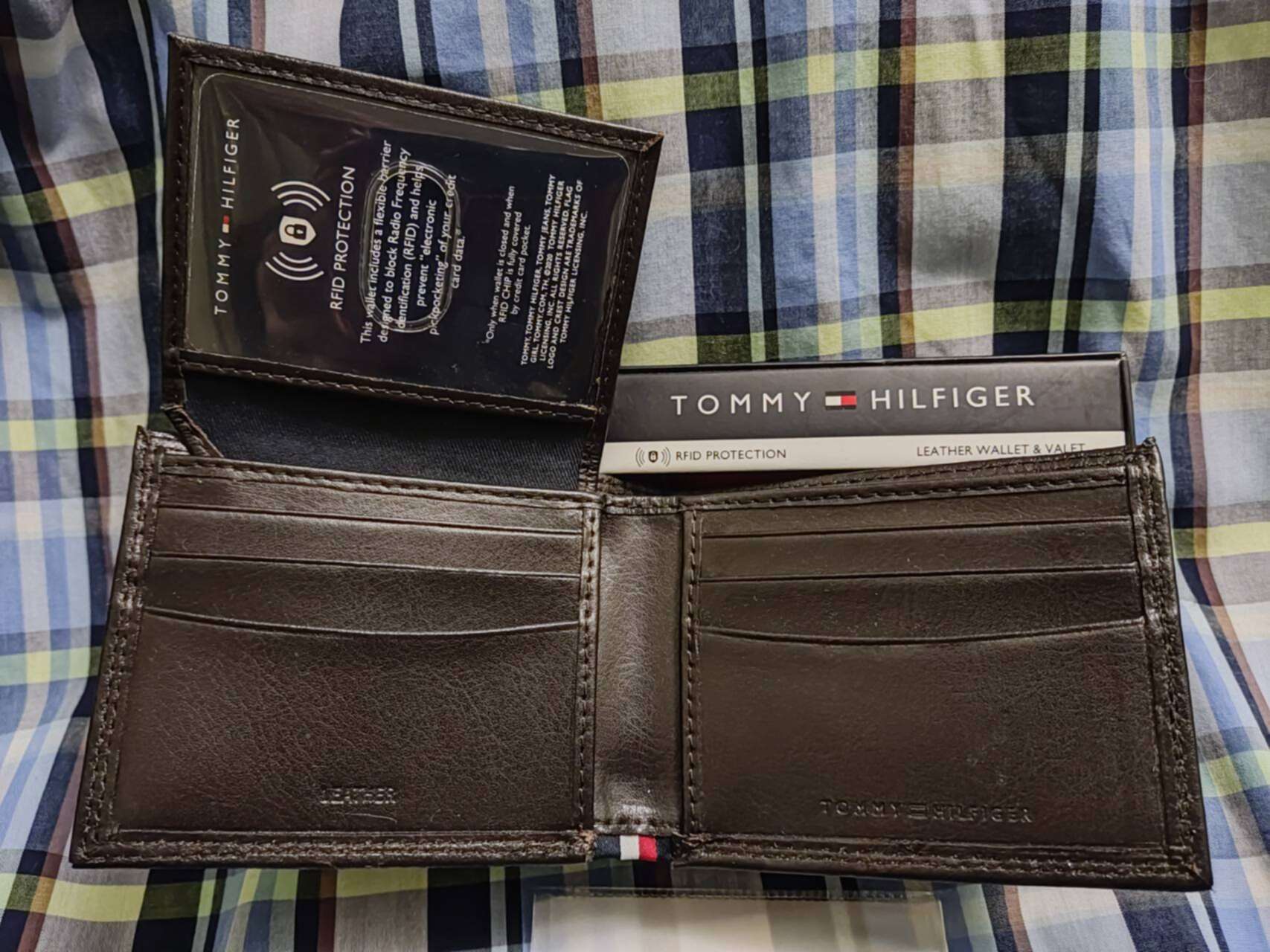 Продам мужские. Томми Хилфигер портмоне ам0ам07620. Портмоне мужское Tony Hilfiger. INT Business long Wallet Томми Хилфигер.