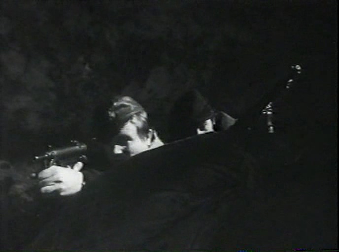 Фотография женщины с ружьем и диким кабаном 1987