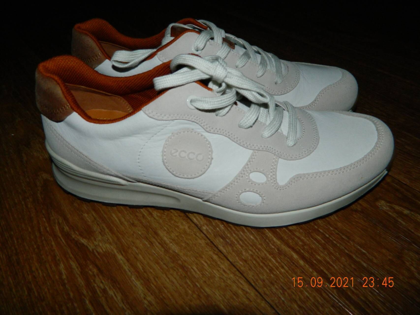 Продажа кроссовок на авито. Кроссовки ecco женские 42 размер. Кроссовки экко размер 31. Кроссовки мужские экко пудровые размер 42. Ессо кроссовки 1998 года.
