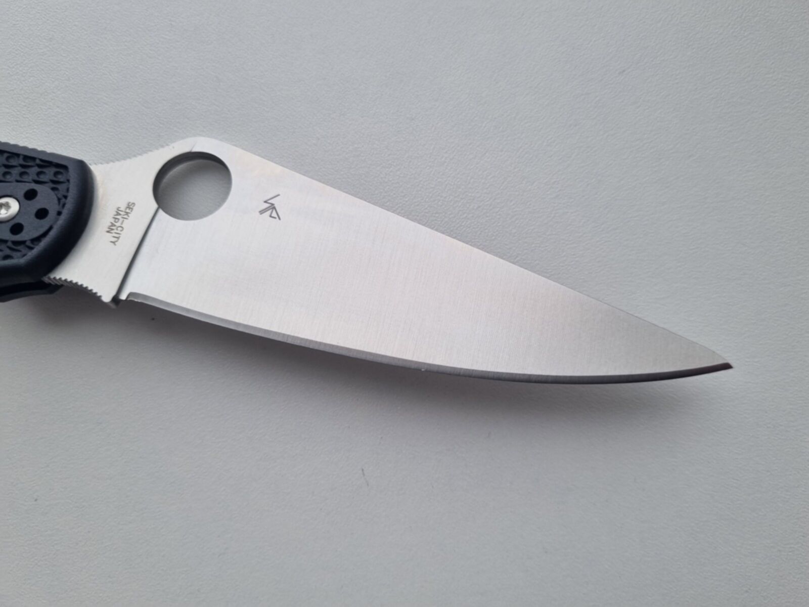 Ножи производителей стран. Spyderco Police 4. Benchmade Nimravus Cub II 147-1001.