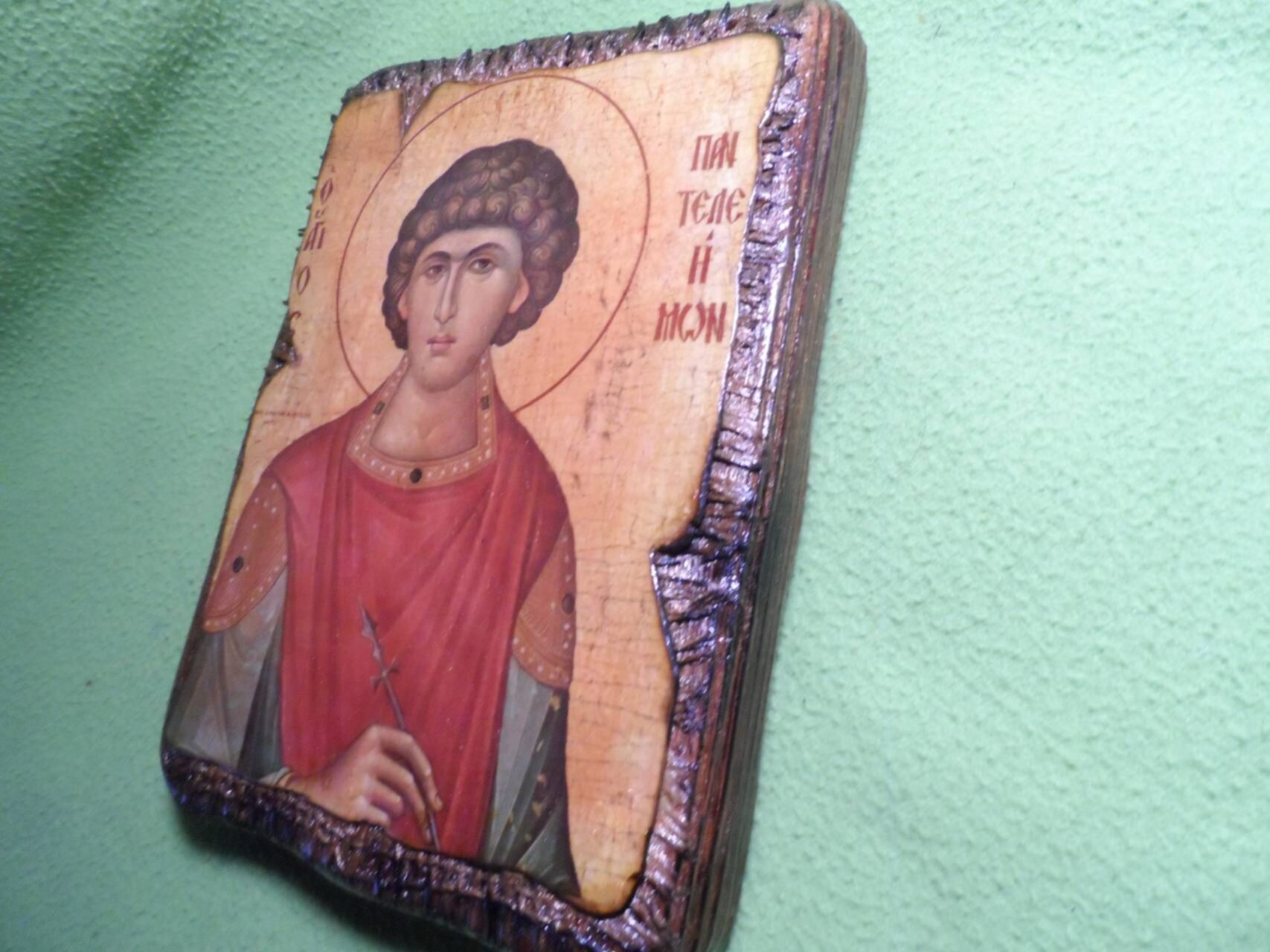 Иконы под старину. Мастерская "иконы под старину". Состаренные иконы. Икона под подушку. Икона под подушку.