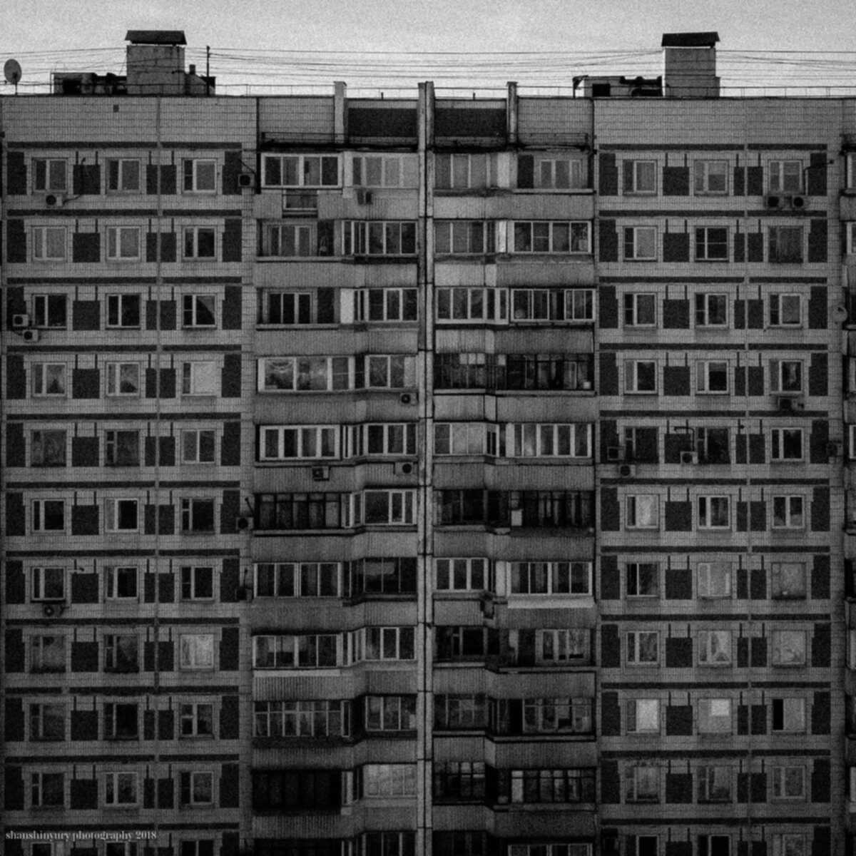 Фон хрущевки в городе