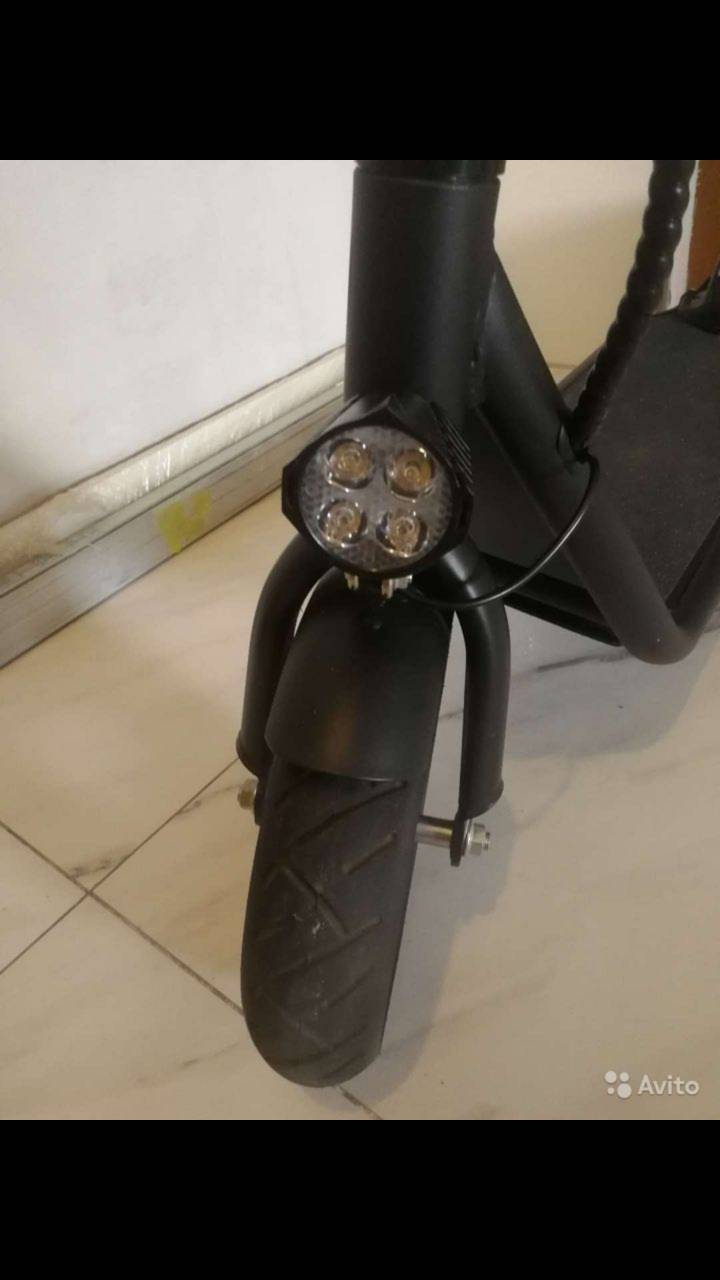 Iconbit kick scooter trident 100. Электросамокат айконбит. Колесо на электросамокат iconbit. Iconbit trident 120 duo. Электросамокат iconbit trident.