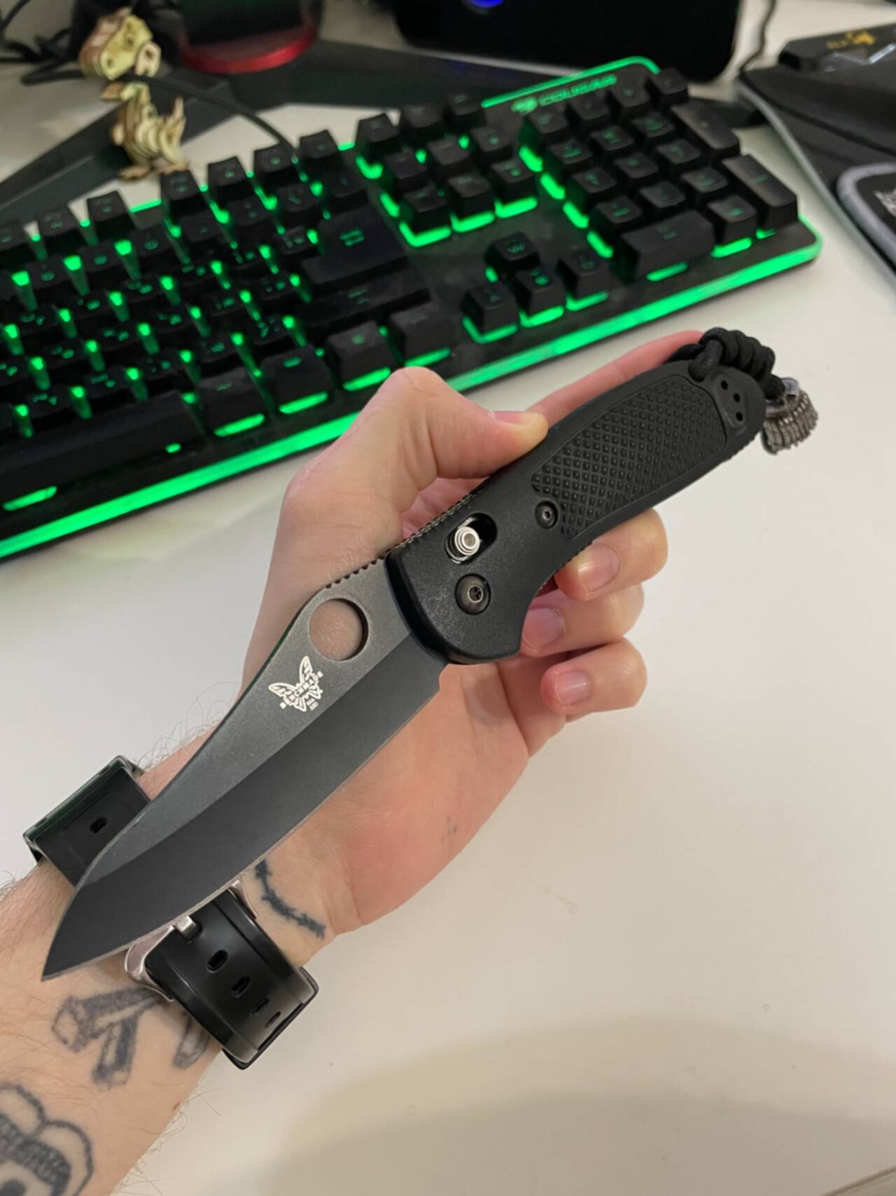 Guns барахолка gun. Benchmade 522. Benchmade черная коробка.