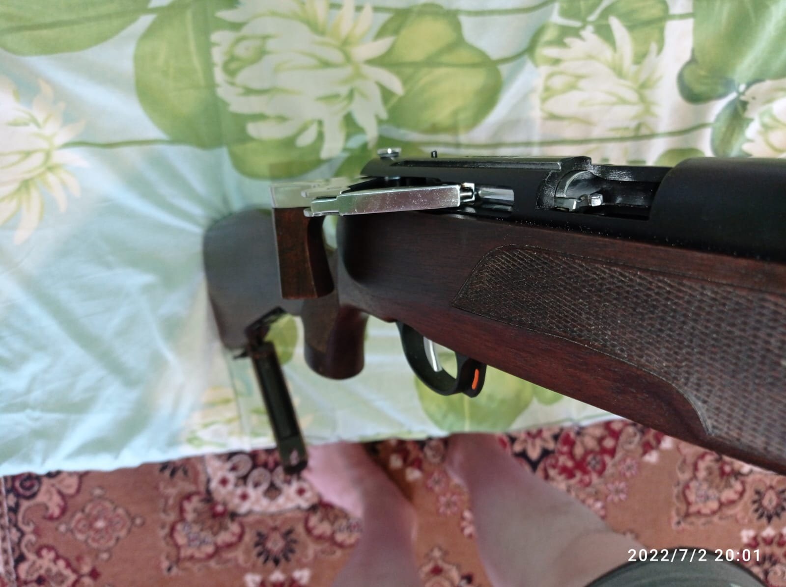 Продам либо. Калибр 22 LR усиленный. Винчестер 22 калибра. 22 LR В руке. LR 22 Калибр центрального боя.