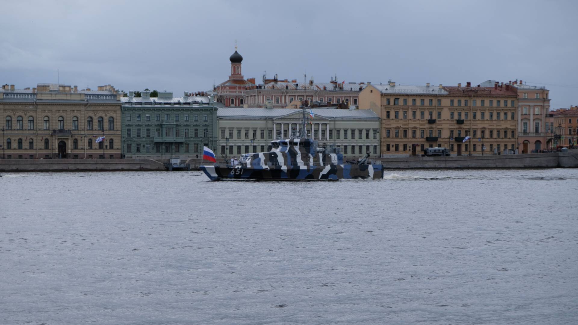 Части вмф в санкт петербурге. РГА ВМФ В Санкт-Петербурге. Архив ВМФ СПБ. Парад в Санкт Петербурге. Памятник гребцам российского флота в Санкт-Петербурге.