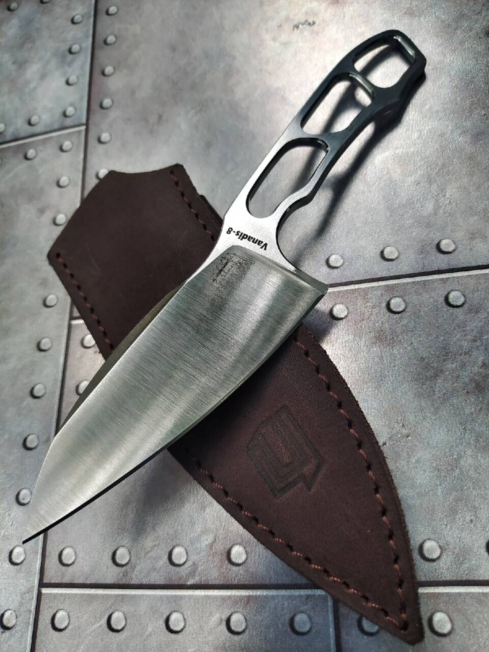 Мастерская ножи купить. Мастерская ножей. Ножевая мастерская. •Ножевая мастерская 7/ножей•. Первый цех ножи.