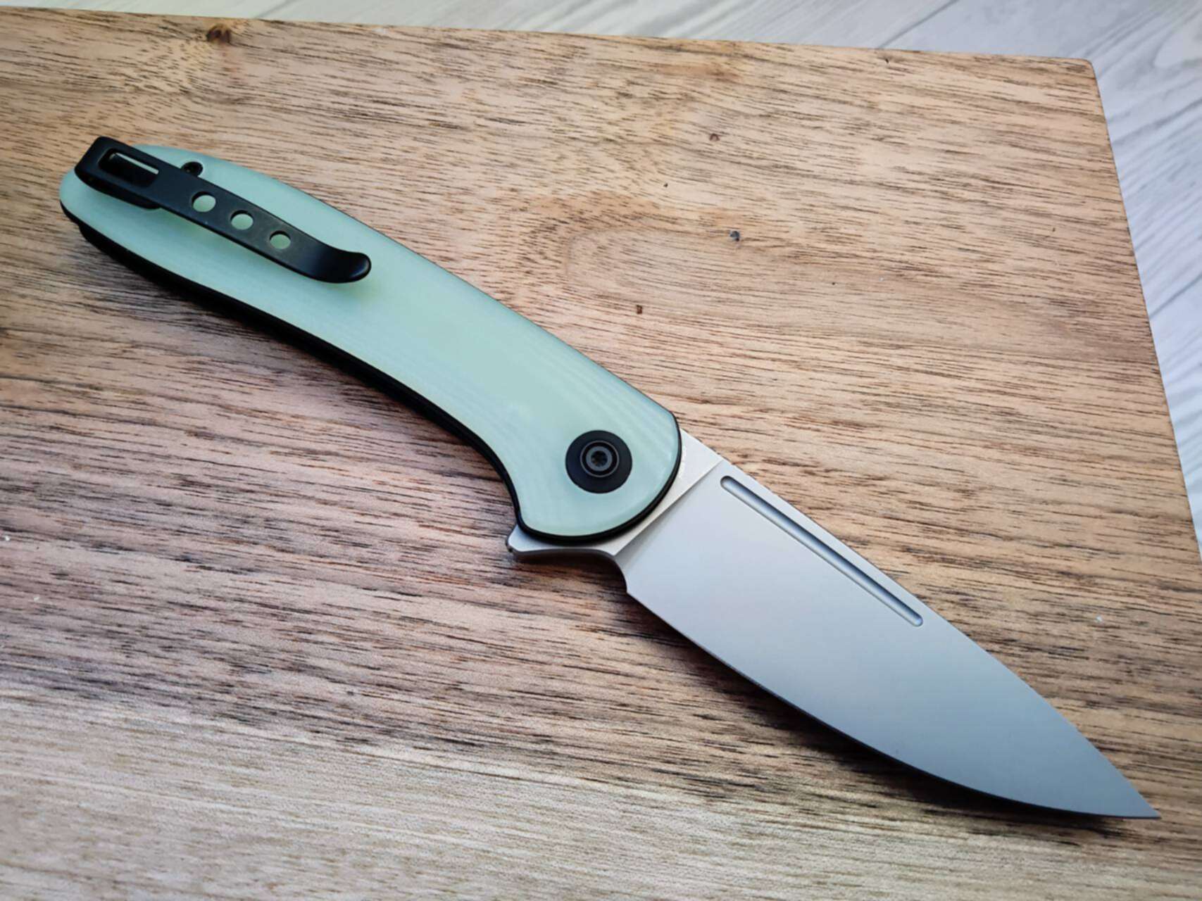 We knife. Нож Спайдерко в фильме патруль. Китайский нож Нукус.