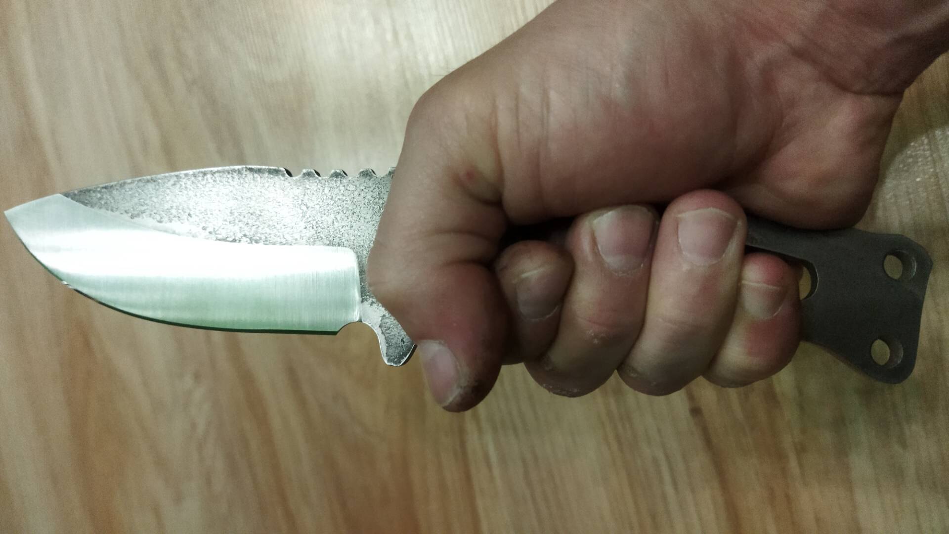 Сталь 58 60. Дикий дамаск. Накладки на нож. Сталь 58 60. Мэдфорд ножи анодирование.