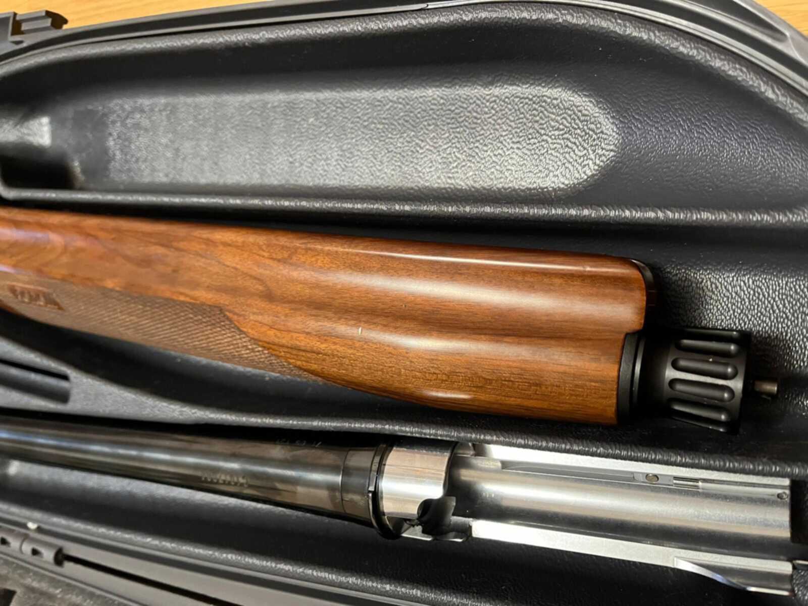 Benelli raffaello comfort. Экстрактор benelli raffaello g0004901 (034a)29018911. фиксатор крышки цевья бенелли рафаэлло. клейма ружей бенелли. роспись на прикладе ружья бенелли рафаэлло.