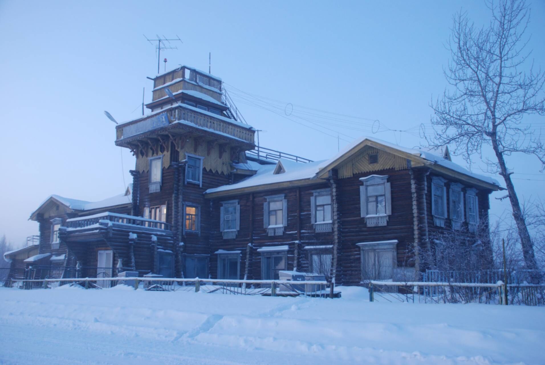 П сеймчан. Сеймчан (посёлок городского типа). Сеймчан здание аэропорта. Культура поселок Сеймчан. Сеймчан фото.