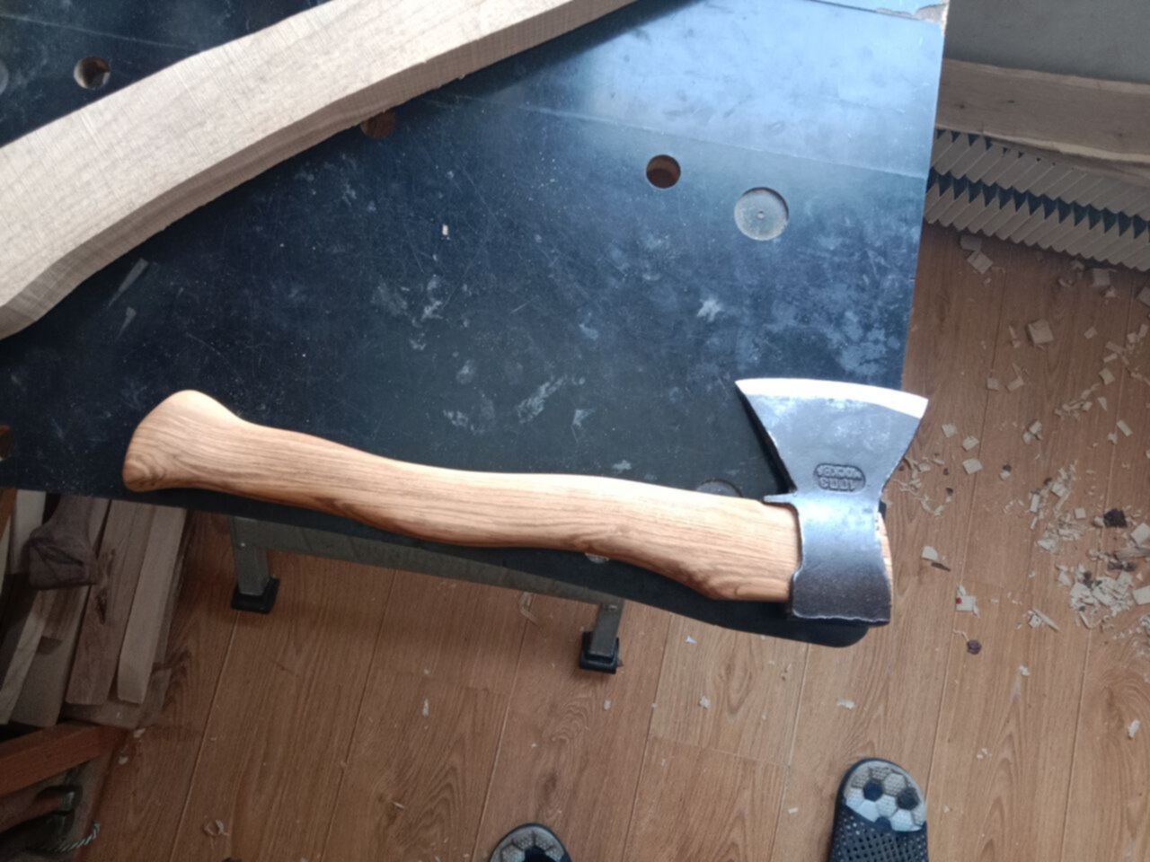 Различные топорища из дерева