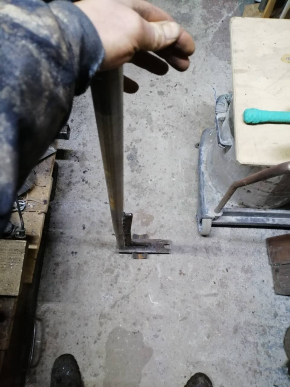 Изготовление гвоздодёра-монтировки из автомобильной пружины: мастер-класс